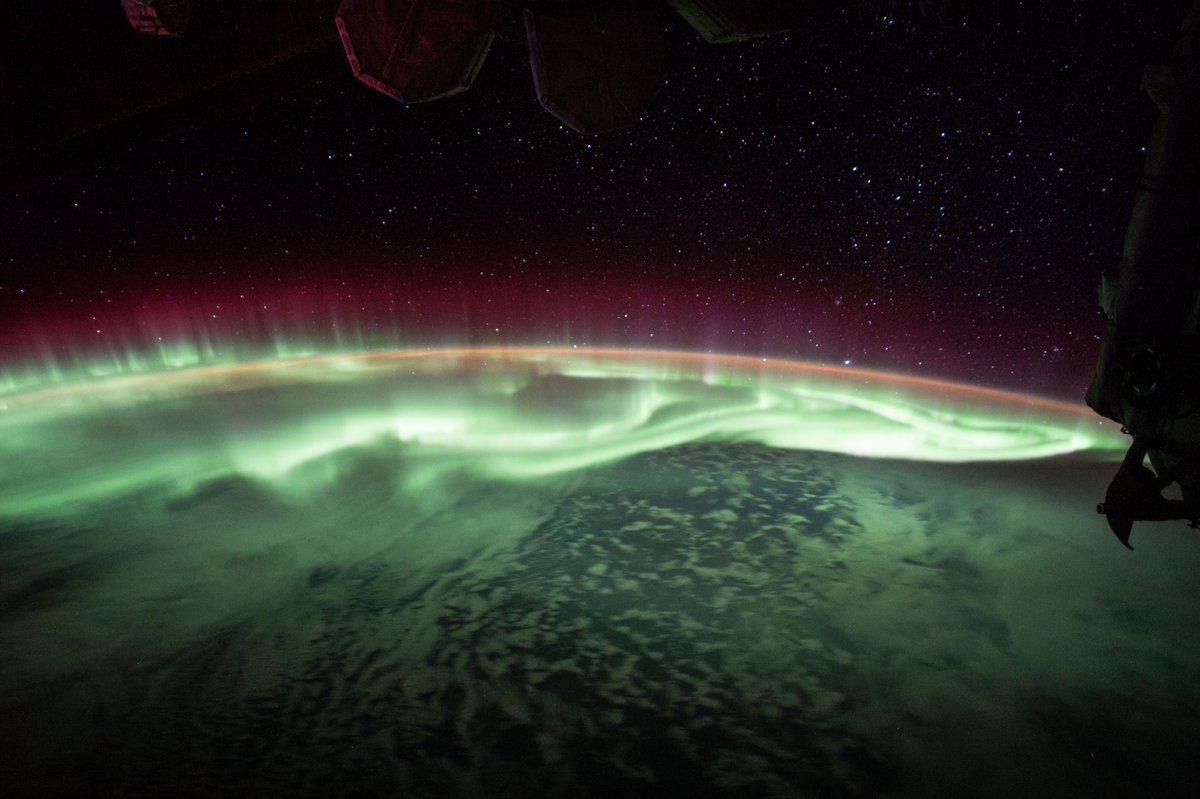Space photo moment - Aurora Slathers Up the Sky by Jack Fischer, Expedition 52, NASA ( https://apod.nasa.gov/apod/ap200104.html)