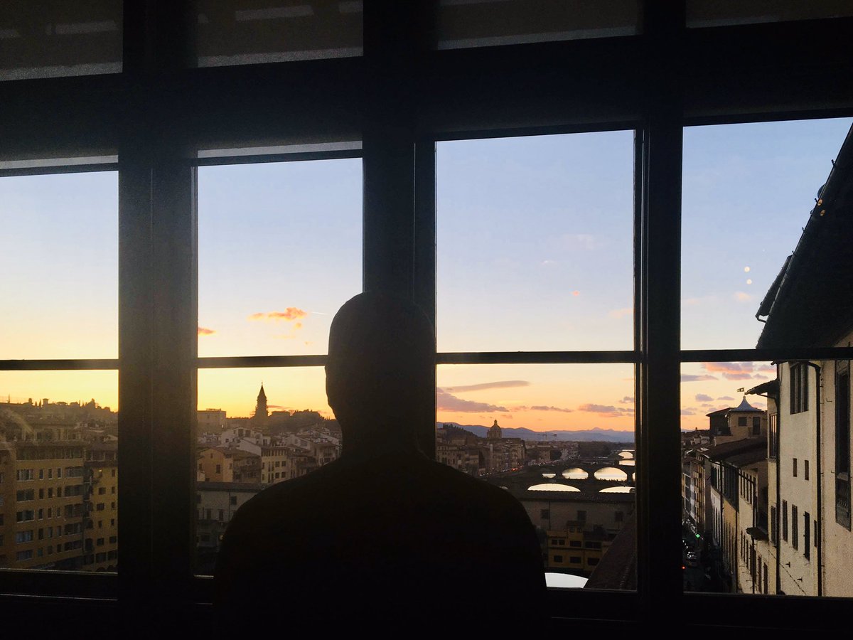 PuotiFlavia's tweet photo. #Artyouready #Uffizi #Gormley #Emptymuseum ❤️ https://t.co/7YcbiCypZ8