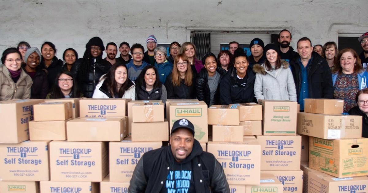 BlockClubCHI's tweet photo. Want to help, don’t know where to start? Here’s a list of Chicago groups that need donations right now https://t.co/R5NdVfGemI https://t.co/pRSs7MvGXn