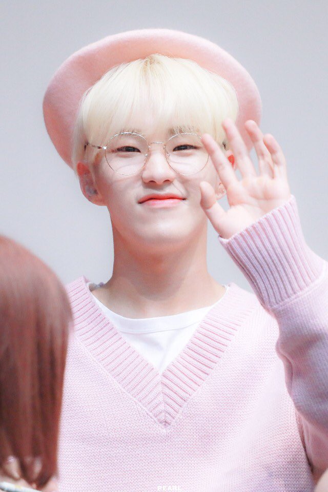 kpopmothaeanawa's tweet photo. 75. 호시 (세븐틴)
타래에 사진 이어가도록 하겠습니다. https://t.co/LR9KZrUwZD