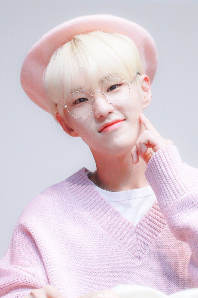 kpopmothaeanawa's tweet photo. 75. 호시 (세븐틴)
타래에 사진 이어가도록 하겠습니다. https://t.co/LR9KZrUwZD