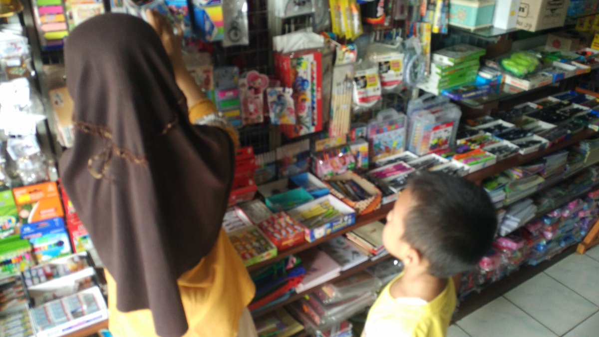 diannug100's tweet photo. DAY 3 #dirumahaja #wonkgiri #wonogirilawancorona kemarin
Malah belanja ke pasar hhe.. info sih #pasar #purwantoro dan #slogohimo tutup pukul 10 pagi. Jd klu mau belanja sebelum pukul itu ya. https://t.co/sG0NkwXH2H
