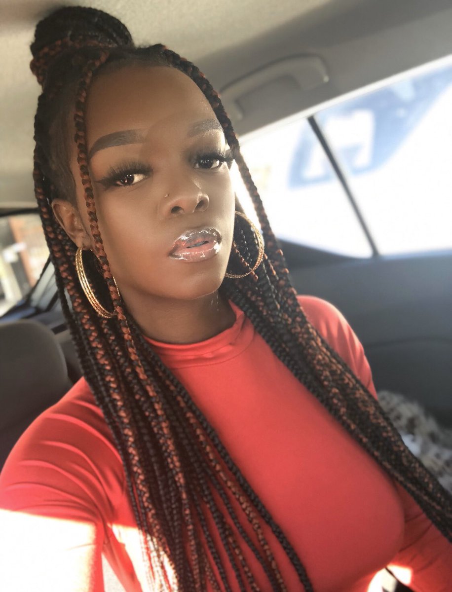 RadianceFirst1's tweet photo. @__autumnstarr Currently with the lemonade braids💋 https://t.co/BDzY6SgLVE