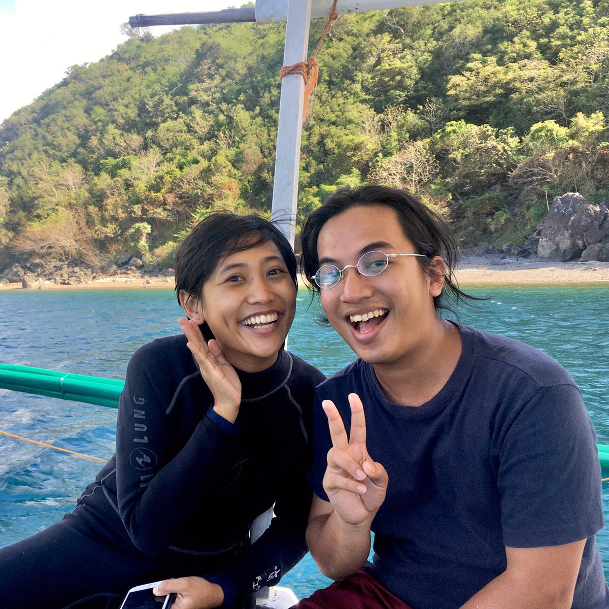 OhFlamingoMusic's tweet photo. "After all of the days that we've spent, I'm so lucky to call you my best friend" 💛🌈🌹

Stream "Sunsets" 👫🌄👭
https://t.co/Beir0r01qy https://t.co/J26cmgbqYl