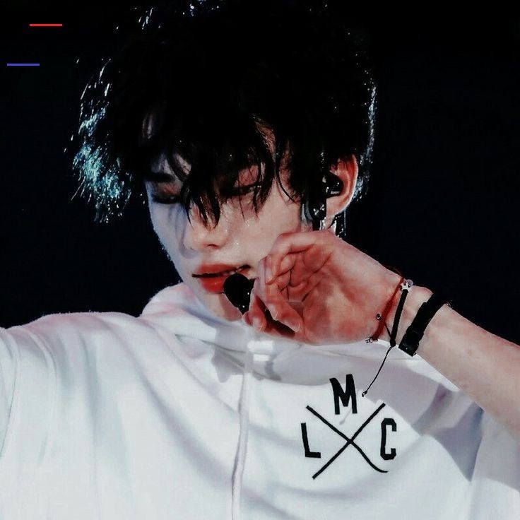 sungiekoo's tweet photo. //A skz hyunsung au//
Where Hwang Hyunjin is part of an idol group called danceracha and Han Jisung has a fan account dedicated to him. One day, Hyunjin just couldn't take it and dmed the fan account. What will the public think of them and+ https://t.co/4XQVOJUTSI