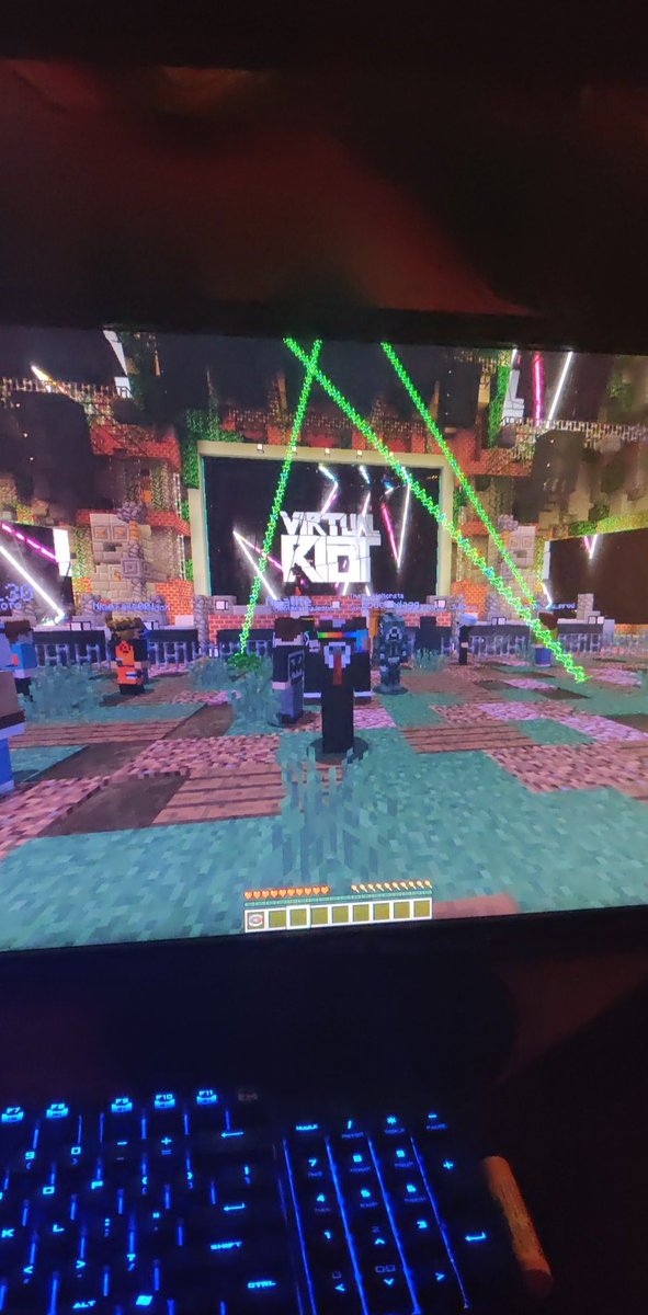_Carter139's tweet photo. S/O to @Disciplerecs @BarelyAliveUS @Virtual_Riot for putting on the (biggest?) Minecraft rave ever! Despite all the technical difficulties and the "Wall of Lag" mosh pits, had an amazing night 💜 #RaveCow #BlockParty2 https://t.co/NQWmNyugTz
