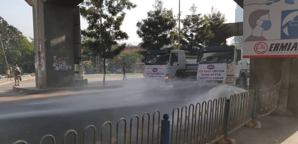 TakeleUma's tweet image. Thank you to our emergency response team whom are disinfecting all main roads this morning. You all are doing a phenomenal job cleaning our city this beautiful Sunday &amp;amp; for that  I am so grateful! #Covid_19