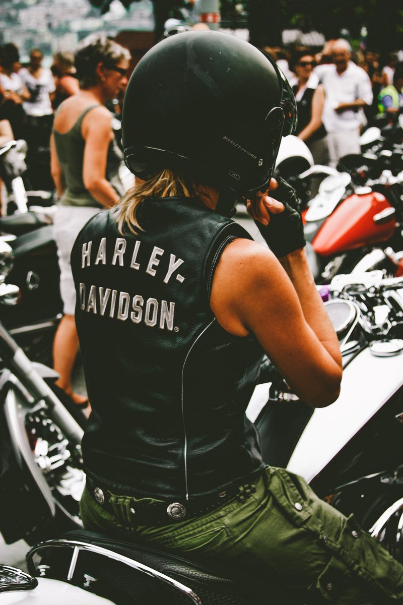 JerryTheBikeLo1's tweet photo. “If you think I’m #Cute Now, Wait until you see me on my #Motorcycle.”

#HarleyDavidson #BikerGirl  #bikelife
#motorcycle https://t.co/lYEAnyoDwP