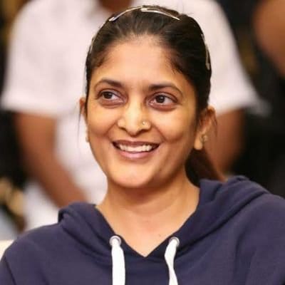 spp_media's tweet photo. #SppTeam Wishing a Very Happy Birthday To Beautiful and Talented Director #SudhaKongara Mam π
@SudhaKongaraDir
#HappyBirthdaySudhaKongara
#HBDSudhaKongara https://t.co/YwBLcYjqqy