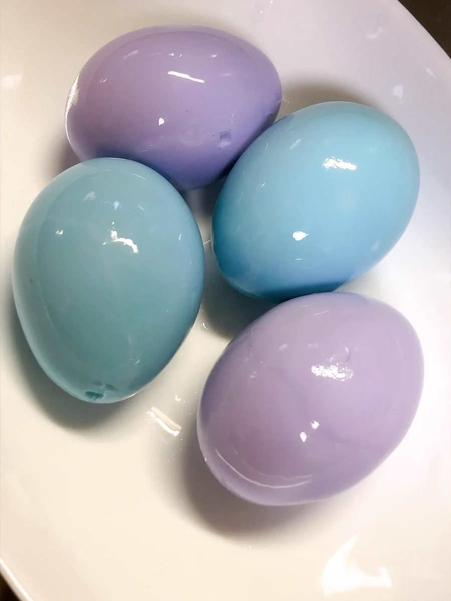 紫キャベツのゆで汁で「イースターゆで卵」作っちゃいました！！！