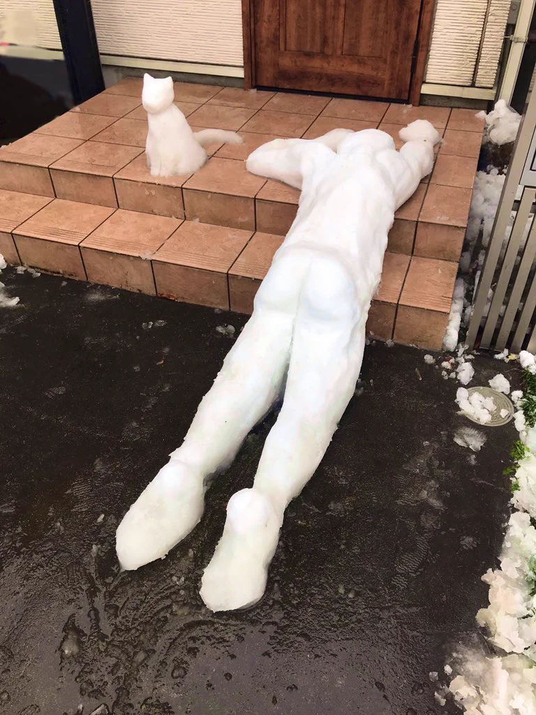 稀にみる３月の大雪の日に、斬新な雪だるまを作ってみた！ちょっとこれは怖いww