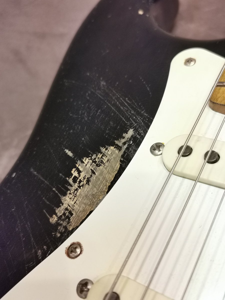 crewslut1987's tweet photo. お客様オーダーによるFender ROAD WORN STカスタムレリック加工です。全体の雰囲気、キズの入り方等、ユーザー様のお好みに合わせ、メキシコ製ROAD WORNとは思えないような仕上がりとなります。随時オーダーお待ち致しております！ https://t.co/gior5FdpGE