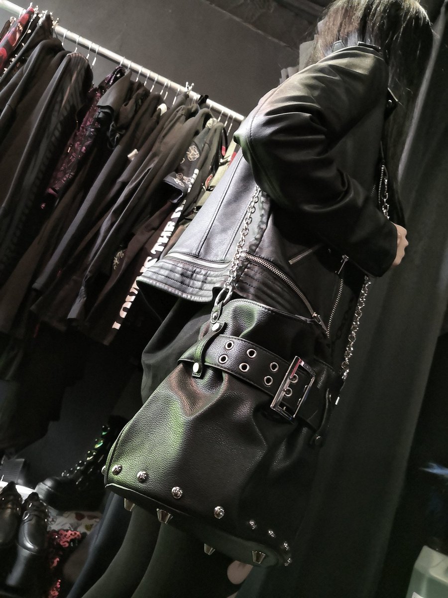 ra20022006's tweet photo. #killstar #SHOPROMANESCO ウィッチゴススタイルにもマスト。魔女の大釜コルドロンをフューチャーしたバッグ。
https://t.co/nOhz6jm0KS
https://t.co/BecyuJXmR8
#エピキュリアンガーデン　#disturbia #witchgoth https://t.co/FB8jC8QG2R