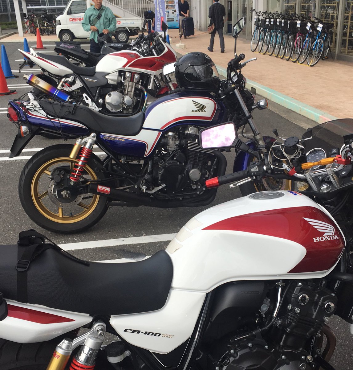 mne1_o's tweet photo. 名前:キトサン
性別:男
年齢:29
身長:172.5
住み:関西
車種:NC42
ツーリングの企画もまたに立てます
何卒よろしくお願いします
#バイク好きと繋がりたい
#バイク乗りと繋がりたい
#バイク乗りとして軽く自己紹介 https://t.co/wXhtoFMXnJ