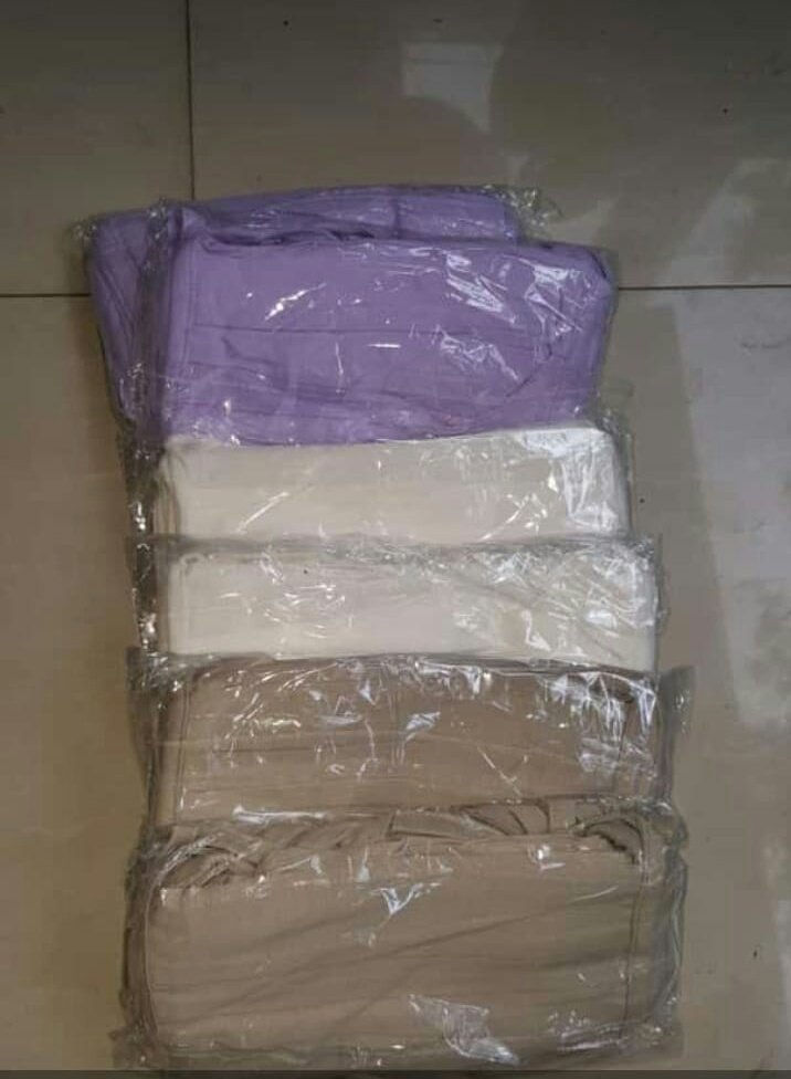 khoirinnajiyyah's tweet photo. Temaaaaan mau nitip jualan temenku yaa, yang mau bisa dm.. domisilinya di Cimahi
Masker kain: 60000/lusin
Masker busa: 45000/lusin

Thanks teman😊😊 https://t.co/0sVr88XCfx