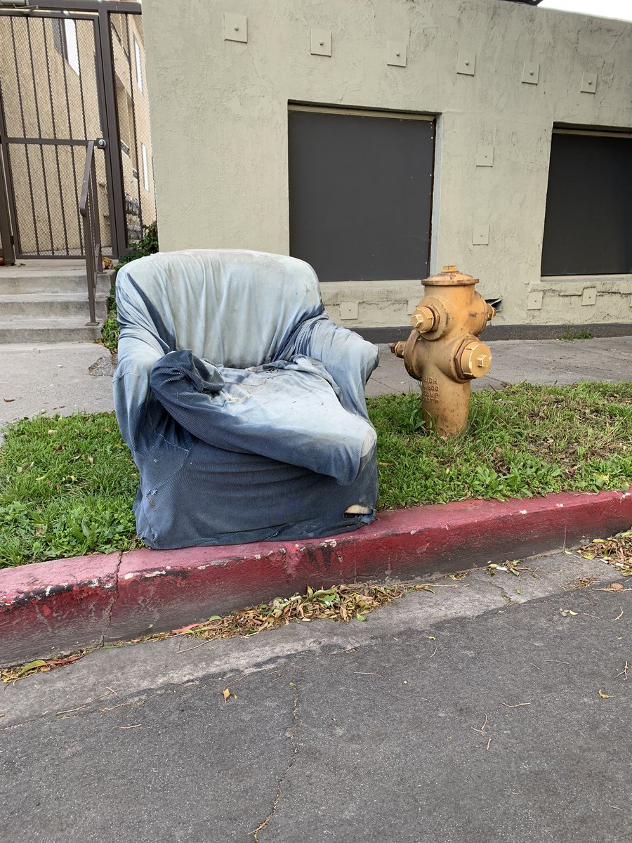 #HaveYouSeenAFreeCouch <a href="/darksecretplace/">TheDarkSecretPlace</a>  A very sad looking free couch, but my dog already claimed the yellow side table. Rochester &amp; Santa Monica, West LA.