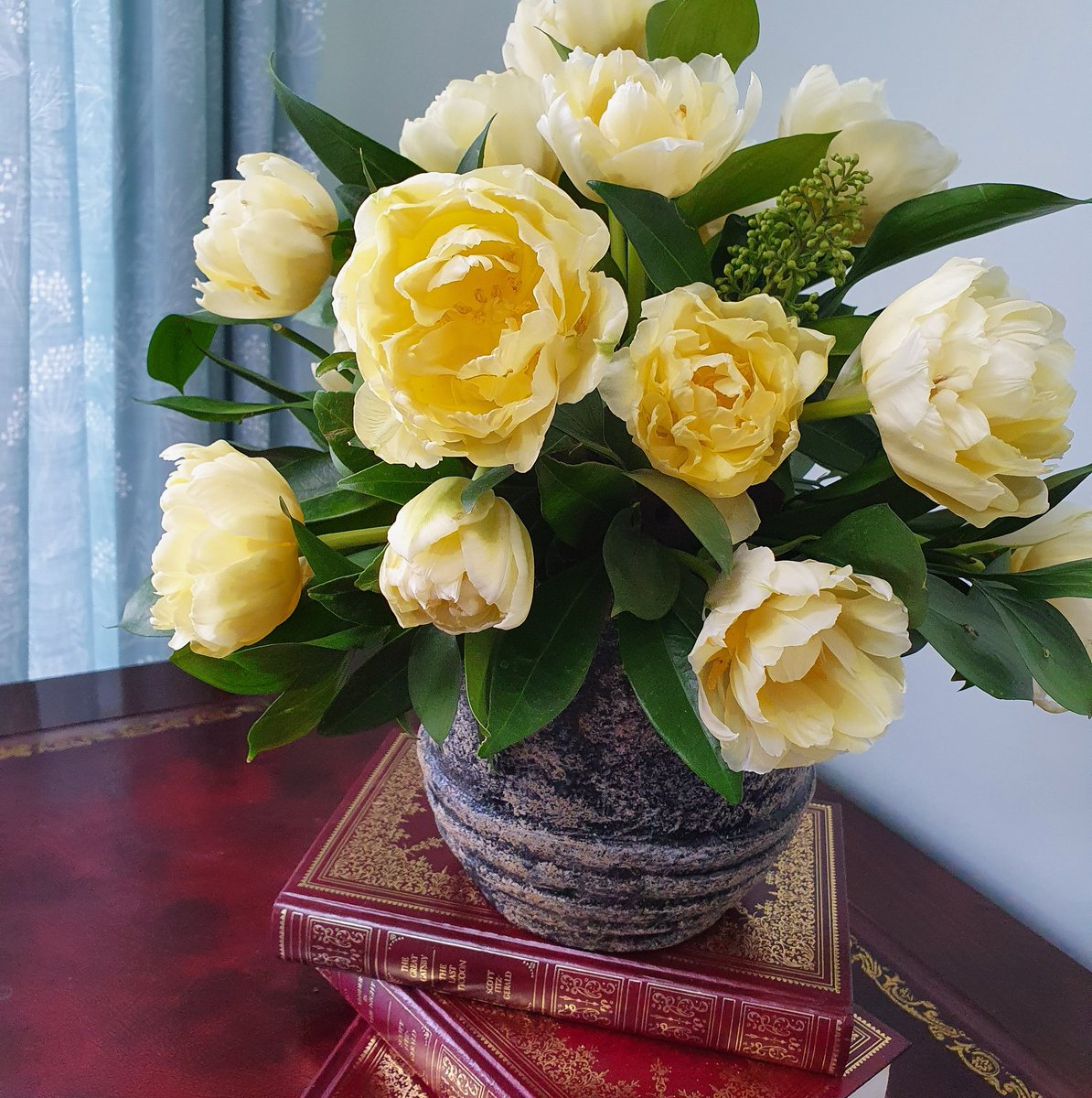 Bradhams Fantastic Flowers tweet media