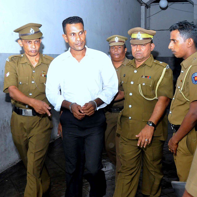 “உள்ளூர் பொறிமுறையில் நம்பிக்கை கொள்ளவேண்டும் என்று தமிழ் மக்களுக்கு ஆலோசனை கூறியோர் இனிமேலாவது நிறுத்திக் கொள்ள வேண்டும்.” - <a href="/TamilCSF/">TamilCSF</a>

bit.ly/2QTWecH

#lka #srilanka <a href="/rkguruparan/">Dr. K. Guruparan</a>