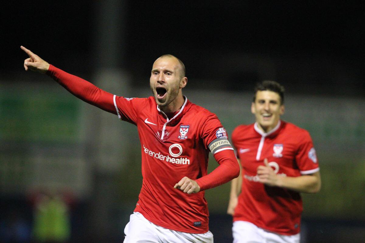 If you are a football person please join the challenge of posting a football photo. Just one picture, no description. Please copy the text in your status, post a picture and look at some great memories/pictures.