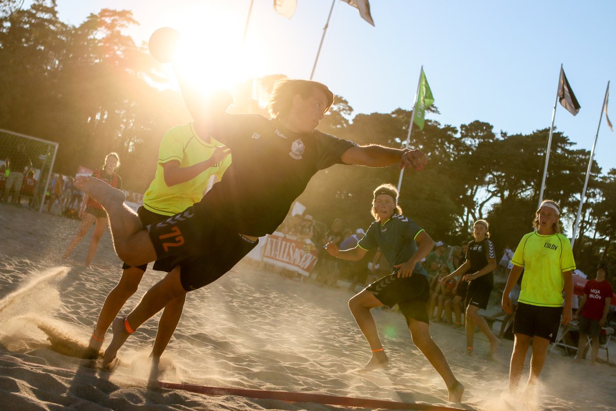 ahusbeach's tweet photo. SOMMARTID! ☀️😍☀️
#minnenförlivet #åhusbeach #åhusbeachhandboll https://t.co/Ti5ZdoPPQ3
