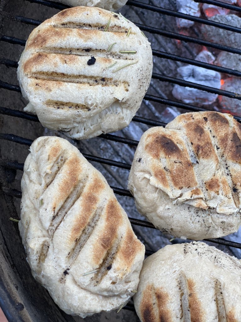gido_app's tweet photo. If you’re looking to explore #SouthAfrica while in lockdown then add the legendary Roosterkoek to your barbecue. No braai is complete without it. Here’s a great recipe from @cooksisterblog👩‍🍳https://t.co/QWWmFul2t3 #FollowTheÖ and the instructions 🍞 https://t.co/AuLiGRF53R