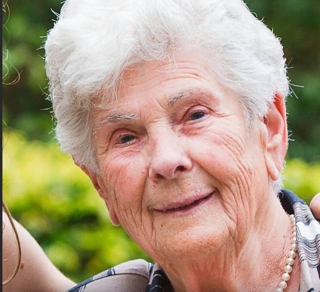Belgian woman, Suzanne Hoylaerts, aged 90, dies of #Covid_19 after refusing a respirator, telling her doctors "Save it for the youngest [who need it most], I've already had a beautiful life."
Not all #Heroes  wear caps!!

 #CoronaInPakistan