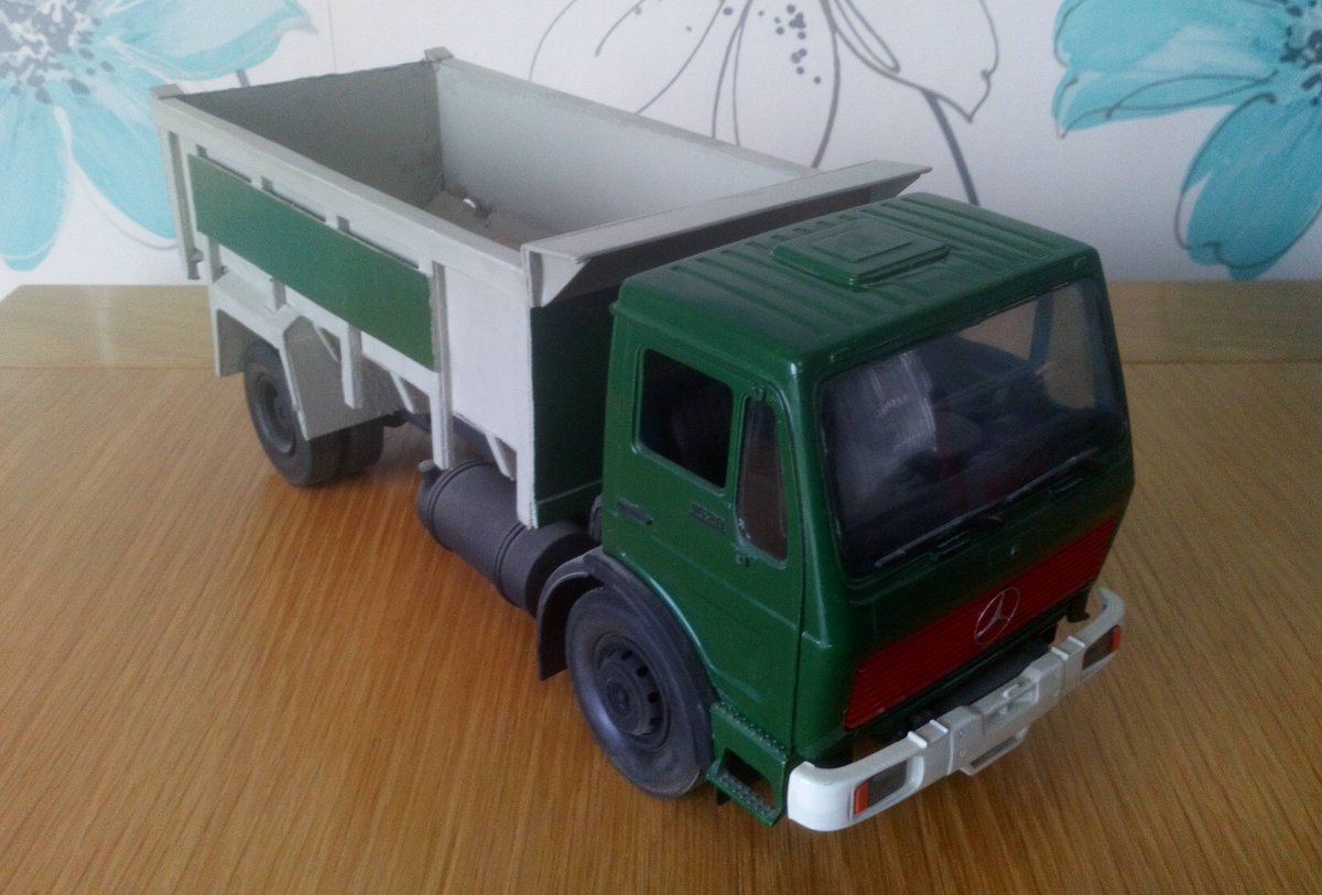 #virtualmodelshow 1/24 Revell Mercedes Ng1617 tractor unit extended with scratch built tipper body #plastickit @cjhm_models @DiecastAddicts @WeLoveDiecast @Collectomaniac3 @Banjoman2011 @thespafixer @Cooldudehicks @LittleJohn_MD @SharpbluePix @YesterdaysDrive @marcus_t_ward