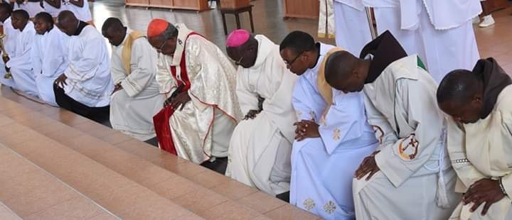 #Misaspecial
Type Amen if you believe prayer works
karibu mu #MisaSpecial nende sie Stella Omusula
Request zikuje bulano
<a href="/Mulembe_FM/">MulembeFM</a> <a href="/StellaOmusula/">Stella Omusula</a>