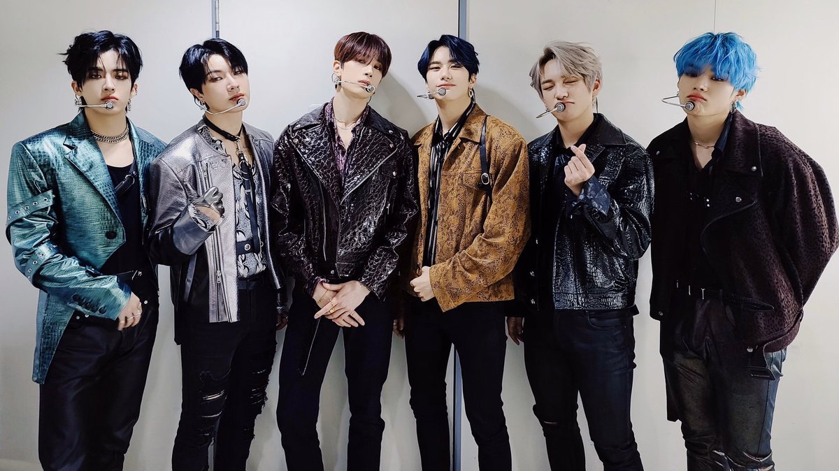 VICTON1109's tweet photo. [#빅톤] 200329 #인기가요 #VICTON

카리스마 늑대 빅토니들의 하울링🐺🖤
막방주 마지막 인기가요 무대까지 완료👍
빅토니의 하울링을 많이 많이
사랑해주셔서 감사합니다🥺
앞으로도 멋지게 빛날 빅토니의
아름다운 청춘 속에서
앨리스가 늘 함께해주세요
💙🌸하땅사🌼💛

#Continuous #Howling #🐺 https://t.co/ei3eivtFvg