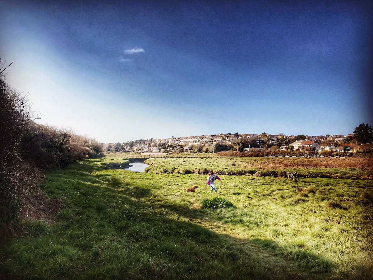 nsemley's tweet photo. Exploring the River Gannel with mini me and her new best 4-legged friend, Rufus. Our exercise each day as we explore and listen to the sounds and write our mysterious tale - watch this space! #BeCreative #Storytelling #WritingforFun https://t.co/ITlHojM7He