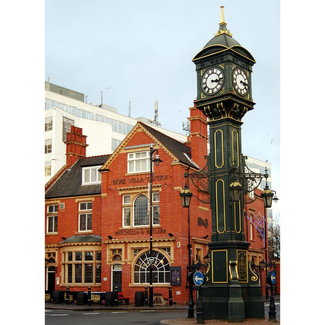 jevansinteriors's tweet image. Today the clocks went forward... #startofspring
.
This beautiful clock is on a roundabout in the Jewellery Quarter where our office is based.
.
#funfact this clock is featured in the Lloyds advert
.
#clocksgoforward #daylightsavingtime #springforward #timechange #jewelleryquarter