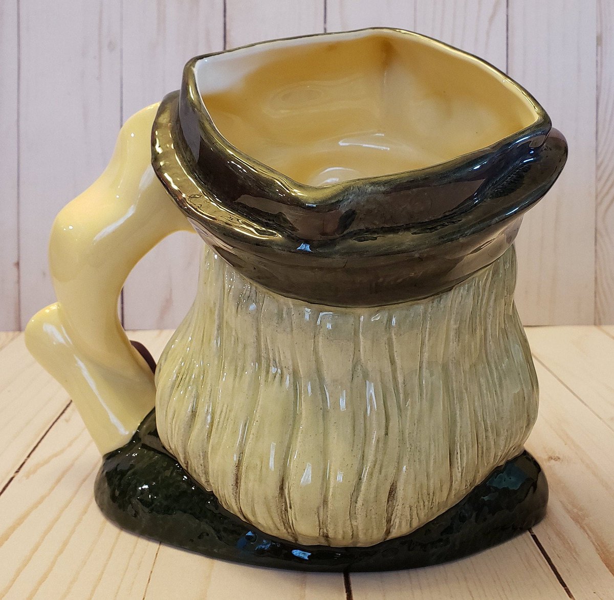 atticesoterica's tweet photo. Vintage Royal Doulton Christopher Columbus Highly Decorative Toby Jug Issued To Commemorate The 500th Anniversary Of The Discovery New World https://t.co/icIcybqVXX #Antiques #Vintage #AtticEsoterica #Etsy #Collectibles #TobyMug https://t.co/qDWWqCSe1w