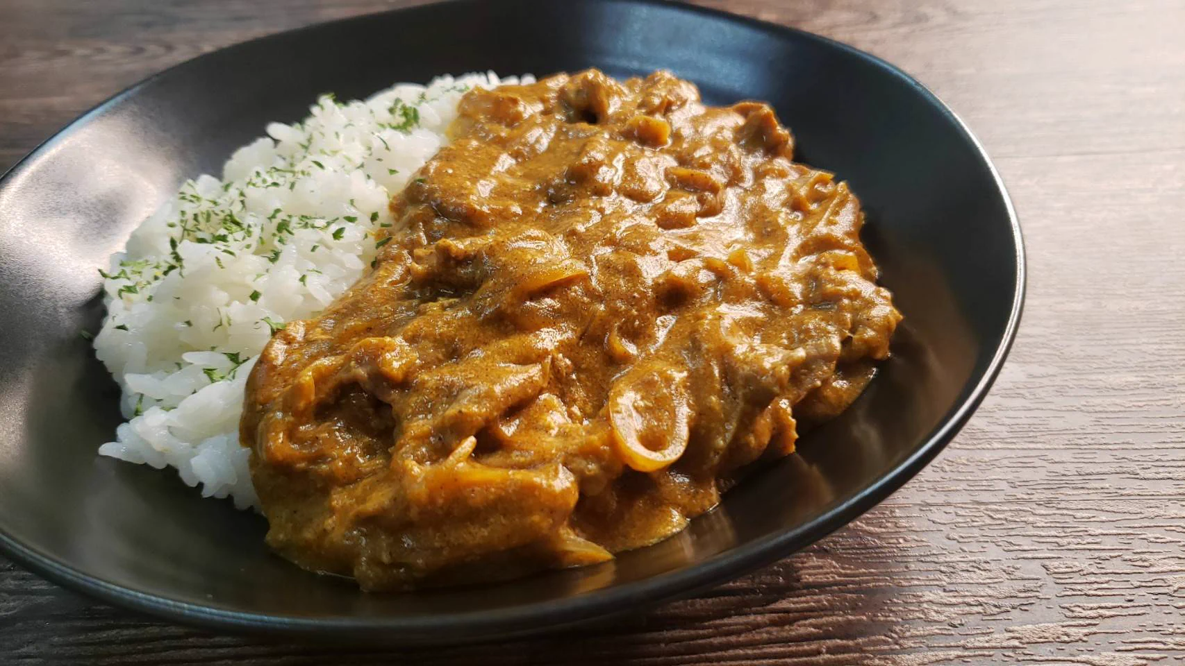 水の代わりに牛乳を！電子レンジで簡単に作れる「牧場カレー」のレシピ！