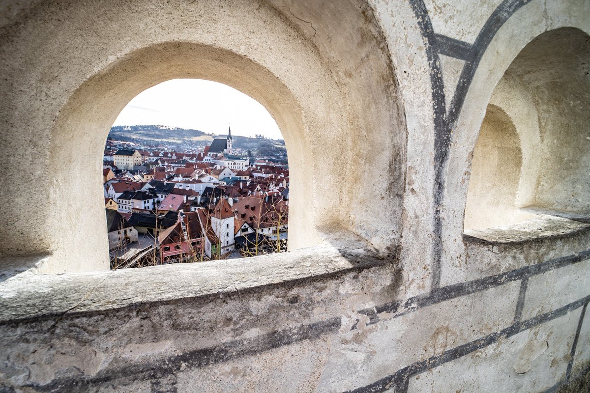 kupastudio's tweet photo. WINDOWS

#archive #photo #CeskyKrumlov #worldheritage #UNESCO #view #oldtown #center #castle #tower #history #Architecture #sky #morning #visitors #tourism #streetphotography #krumLOVE #JizniCechy
[○°] #PavelKubes #kupafoto #kupastudio #CanonEOSR #Samyang14mmAF #projektKrumlov https://t.co/a3gOq5XTTw