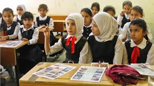 Malbrunot's tweet photo. Un Irakien sur 5 entre 10 et 49 ans ne sait ni lire ni écrire, selon l'ONU. Alphabétisme des femmes (24%): le double de celui des hommes. 35% des Irakiens de 15-24 ans n'ont jamais achevé l'école primaire. Dire qu'en 1982, l'Irak reçut le prix UNESCO contre l'analphabétisme! https://t.co/NQ3P47OXj6
