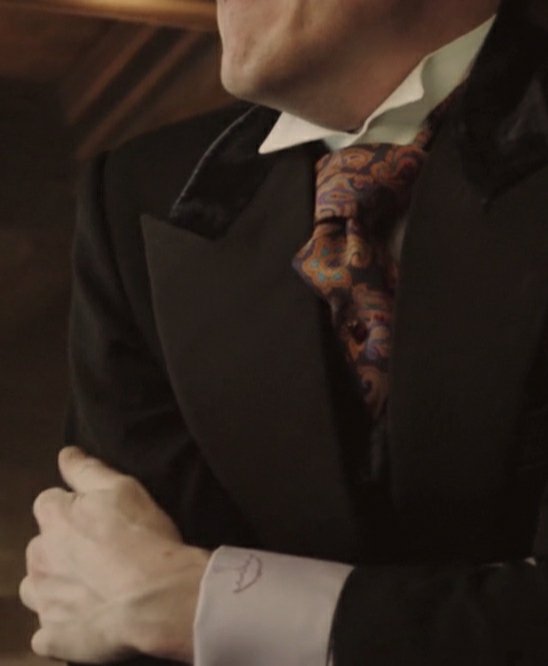 Oswald Chesterfield Cobblepot Іn Details: A Thread