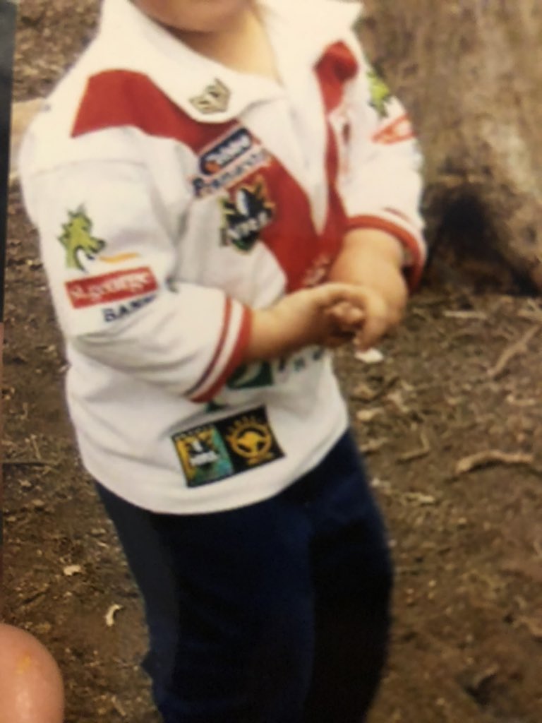 agrothedragon1's tweet photo. all these photos & memories,
junior went from #tigers to #sharks to #bulldogs (not in my lifetime) to #eels (no chance @OURTIME81852966 )
I gave him an option,
stgeorge ill dragons
“ but dad that’s #dragons “
“ yes mate that’s your 1 & only option “
#REDV4L https://t.co/7x59CbaDb3