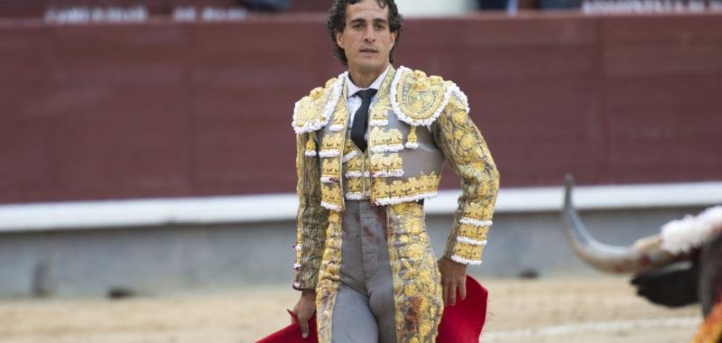 ngp_1974's tweet photo. ⚫️5 años ya, maestro.
🌞Aquel día hiciste temblar la estructura de la fiesta. 
😢Aquella noche las lágrimas corrieron paralelas al champagne.
⚔️La historia terminará dándote la razón.
#Eresleyenda
#Nuncacaminarassolo https://t.co/JHgT9Naahe