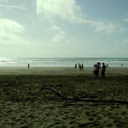 "Yo is there any black sand beaches around"? <a href="/DjSliink/">DJ SLIINK</a> 
"I got you fam." #RaglanNZ