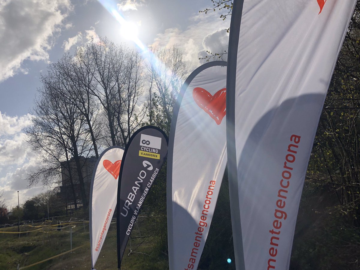 CyclingVL's tweet photo. Een zonnestraal vandaag, met en zonder fiets : #keepyourdrive πππ½ https://t.co/zBrJ09zr90