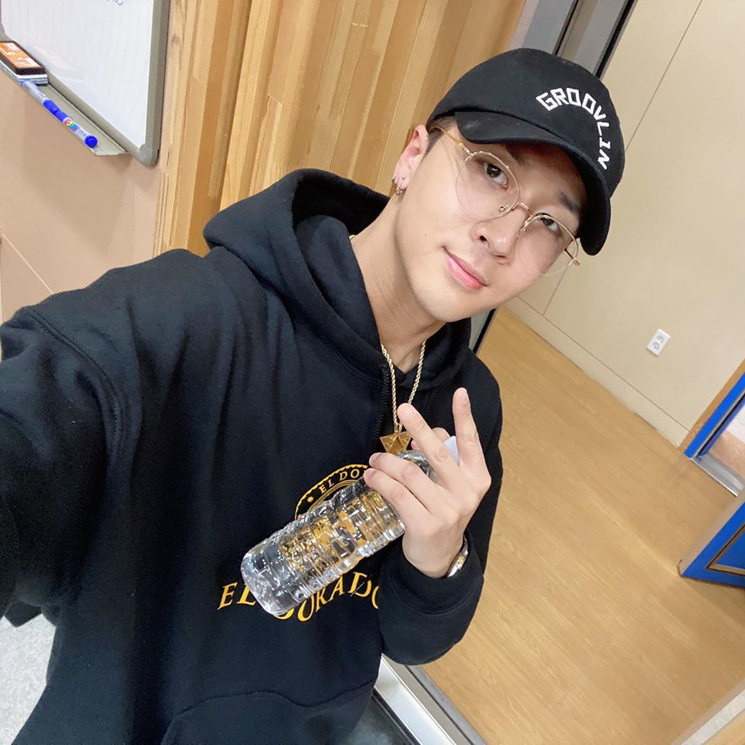IDOL_GLASSES_S's tweet photo. 62. 빅스-라비

"일박이일 걔, 놀라운 토요일 걔, 포르쉐 ���주 걔 제보합니다!! 예능 작곡 랩 등등 열심히 사는 사람이니까 관심 많이많이 가져 주세요!"

1박2일 잘 보고 있슴미다!! https://t.co/6wqVsnOw6h