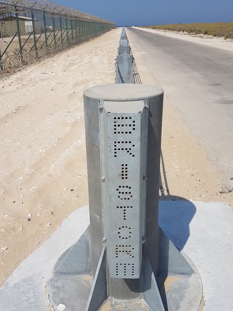 BDS_wll's tweet photo. Close up picture of Bristorm Zero Installed by #BDS. Contact #BDS at +97317716704 & sales@bdswll.com for further information! @HSBristorm #Perimeter #security #AVF #BDS #HSSecurity #ASTM #UK #EU #worldwide #Perimeterfencing #PhysicalProtection #securityinstallation https://t.co/c5ylNyc9a6