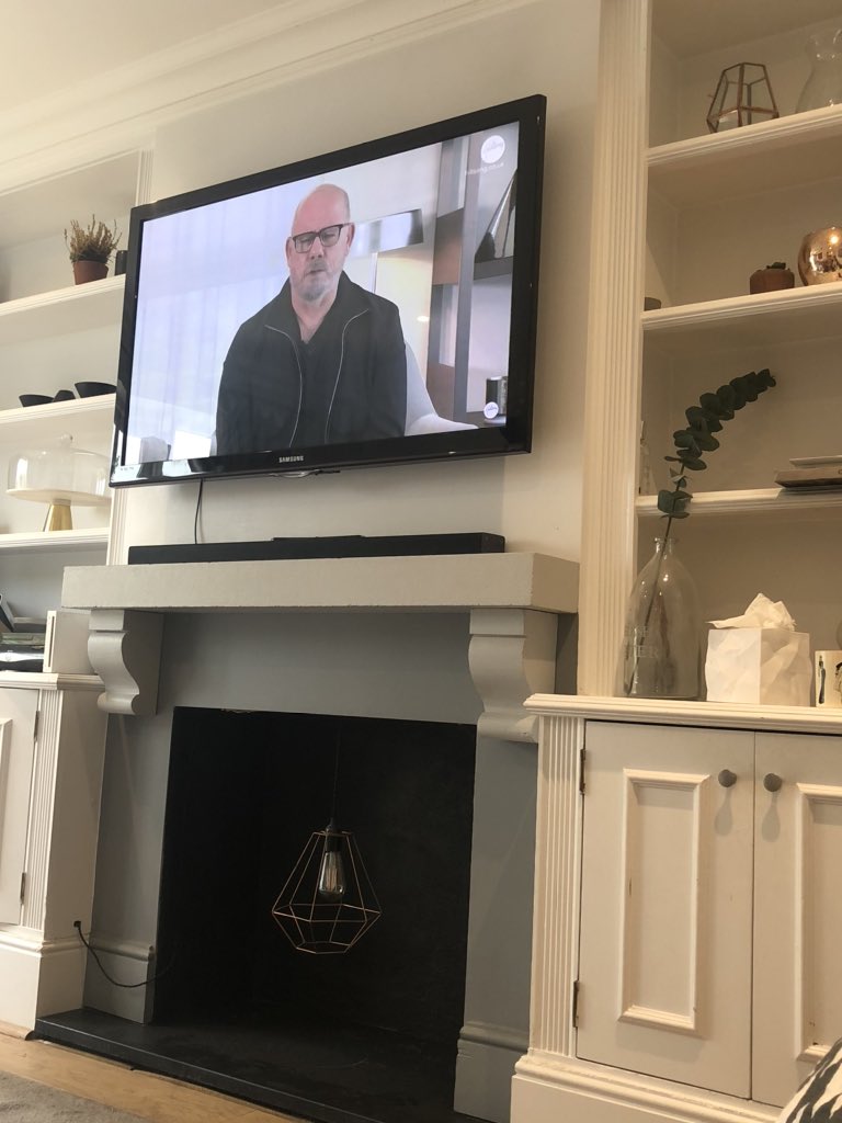 Its Sunday...time for Church. #hillsonglondon