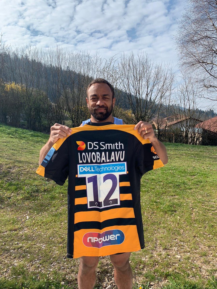 OyonnaxRugby's tweet photo. ⚫️🔴⎜Solidarité

Quelques-uns des maillots à remporter par tirage au sort si vous participez à la cagnotte des #Oyomen en faveur du Centre Hospitalier du Haut-Bugey 

#RestezChezVous #TEAMOYO #FIERSDOYO 

👉🏻 https://t.co/yEHxiTWPd7 https://t.co/IedjUg8ujW