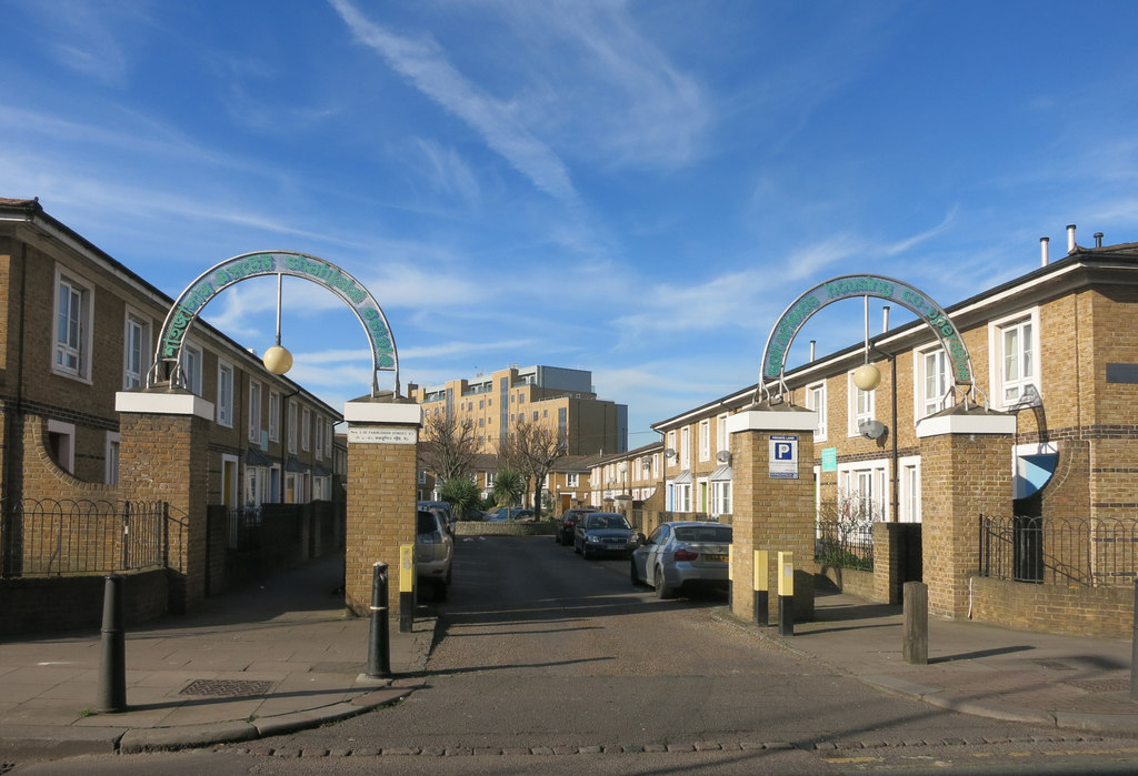 6/ Shahjalal Estate, Vallance Road. Built by the Spitalfields Housing Cooperative founded in 1979 and now a Housing Association managing 850 homes. (Photo credit Des Blenkinsopp).