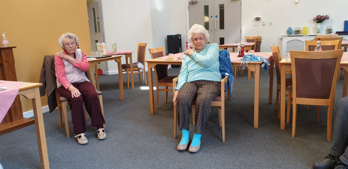 SelkirkHouse's tweet image. We are keeping our spirts up at Selkirk #activites #execise #selkirkhouse