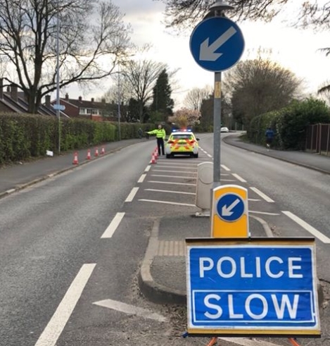 Knutsford Police carry out checks to ensure journeys are essential during COVID-19 lockdown dlvr.it/RSmSmr