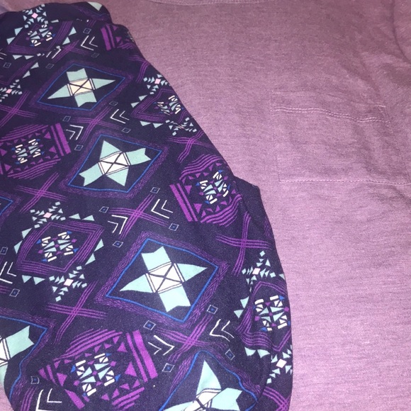 AmandaB01793465's tweet photo. So good I had to share! Check out all the items I'm loving on @Poshmarkapp #poshmark #fashion #style #shopmycloset #verabradley #lularoe: https://t.co/GpJSTzKBgV https://t.co/61Q5vmWaGa
