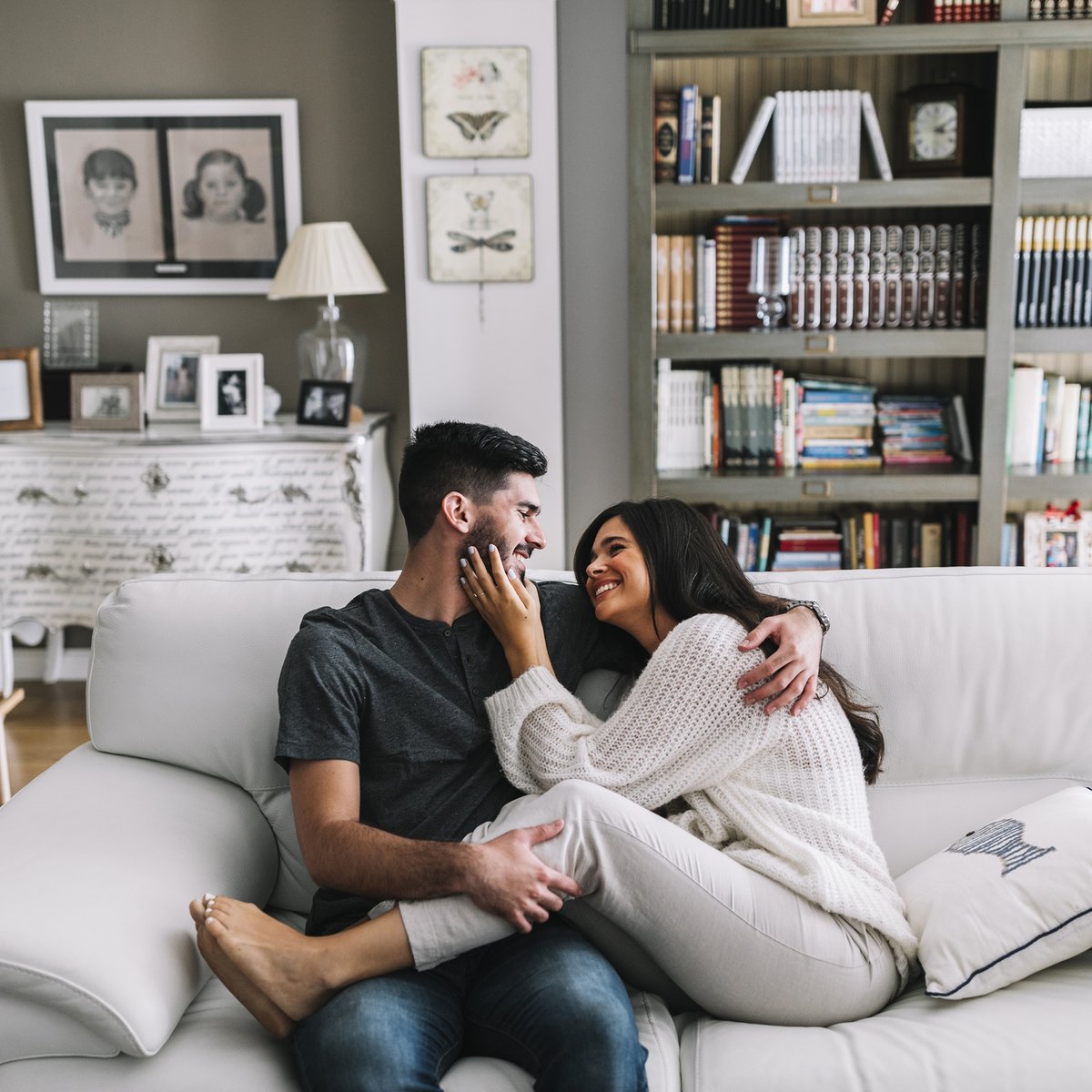 Intersofas_MLG's tweet photo. 💕 Momentos de #sofá... #FelizDomingo #YoMeQuedoEnCasa #YoMeQuedoEnMiSofá #Intersofás #Málaga https://t.co/ijt0ufHx5O