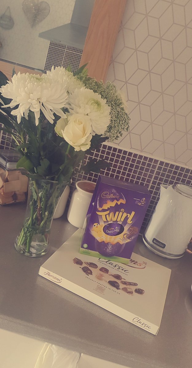 YAS_SamS's tweet photo. Complete surprise this morning: Knock at the door and the neighbor's wanted to thank me and the other half for the work were doing! In utter shock if I'm honest, but very very grateful!

The chocolate is intended for station (hopefully itll make it there 😉) https://t.co/IrdgvtGgvs